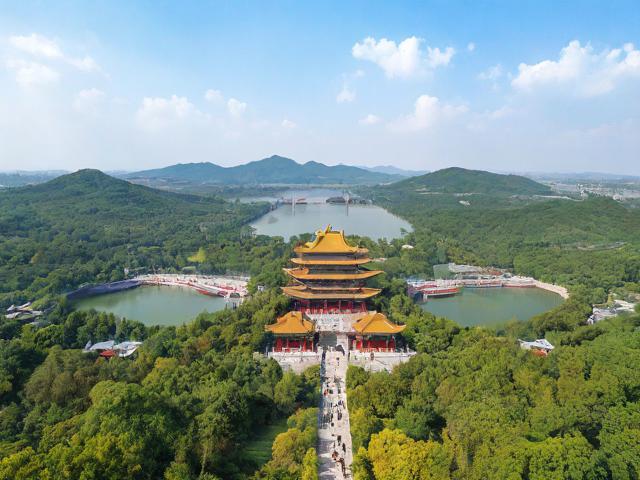 哪些旅游景点当前温度适宜游玩?