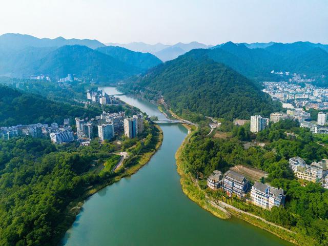 安徽金寨旅游景点有哪些独特魅力,值得一去吗?