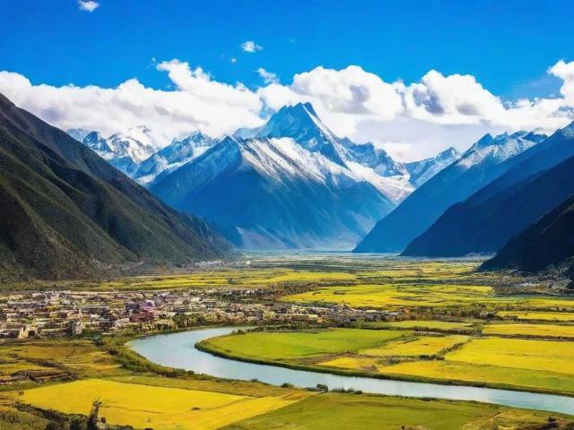 阿坝旅游攻略,有哪些必去景点和最佳旅行时间?