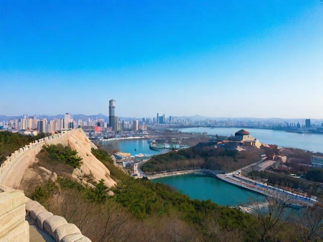 山东旅行攻略，有哪些必去景点和美食推荐？