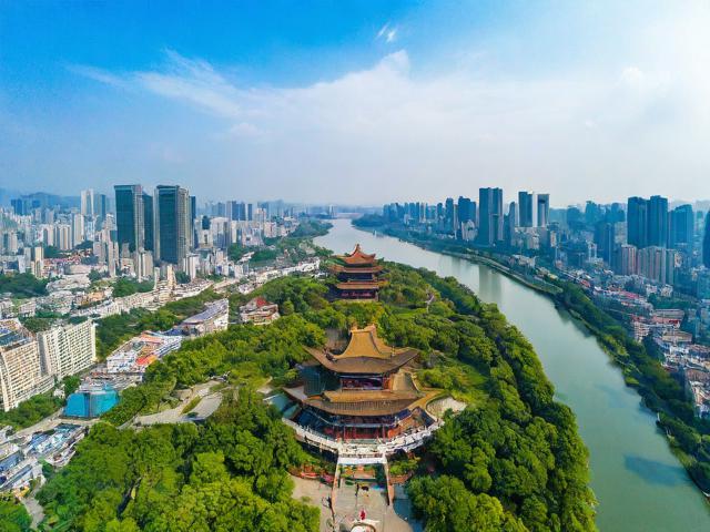 贵阳东附近有哪些值得一去的旅游景点?