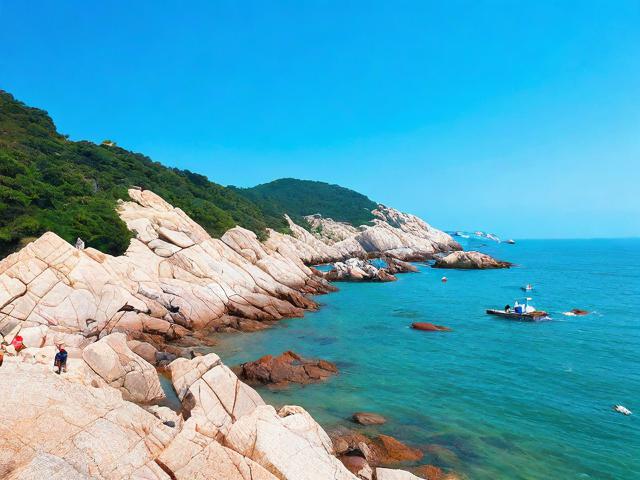 金石滩旅游攻略,有哪些必玩景点和美食推荐?