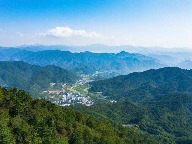 从丹东市到白山市沿途及周边有什么值得一游的景点？