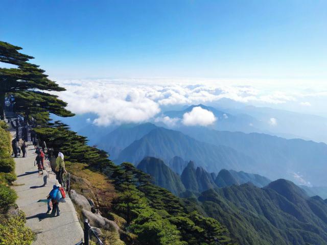 峨眉山徒步攻略,如何规划最佳路线与准备事项?