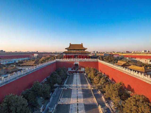 北京旅游攻略,有哪些必去景点和美食推荐?