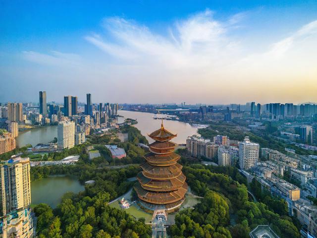 赣州游玩有哪些必去景点,美食推荐及交通出行全攻略?