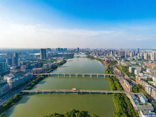 东兴市旅游攻略,有哪些不容错过的景点和美食?