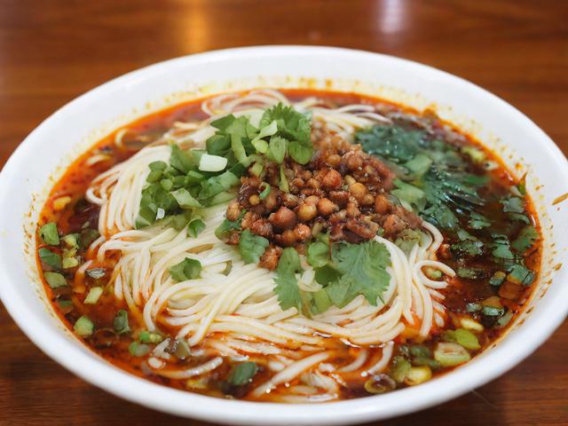 西华路美食攻略,有哪些不容错过的地道美味?