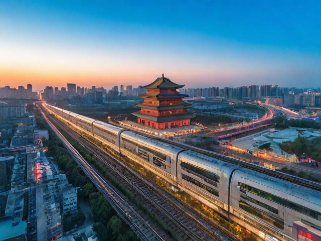 西安411路公交车发车间隔时间是多久?