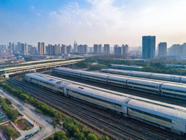 长沙南站到东站要多久？