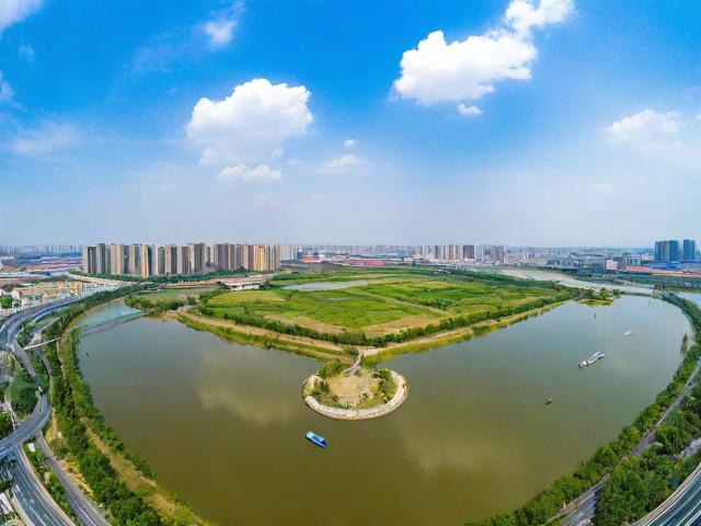 盘锦旅游有哪些必去景点和美食推荐?