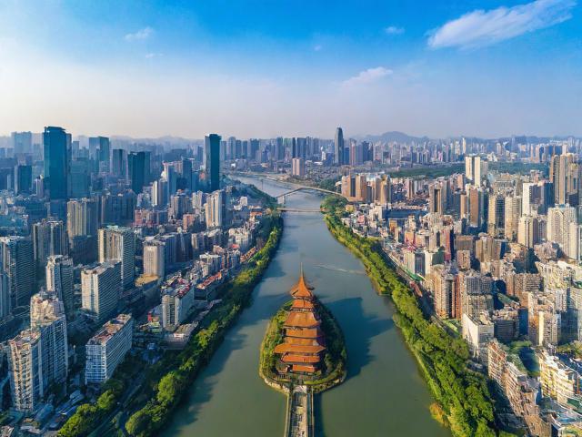 成都详细旅游攻略,有哪些必去景点和美食推荐?