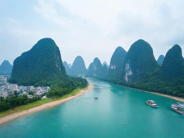 陵水旅游攻略有哪些必去景点和美食推荐?