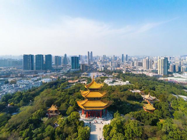 莲花山公园游玩攻略，莲花山公园游玩攻略，如何充分体验这座美丽的公园？