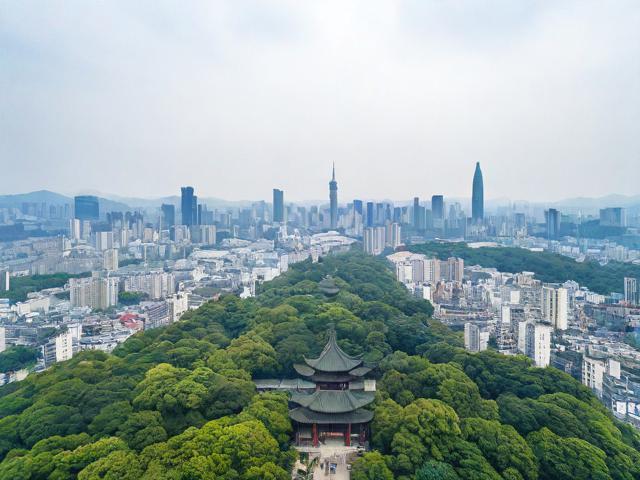 基于关键词杭州b1多久，生成的疑问标题如下（直接提供标题），，杭州B1路公交车发车间隔多久？，杭州B1路全程需要多久？
