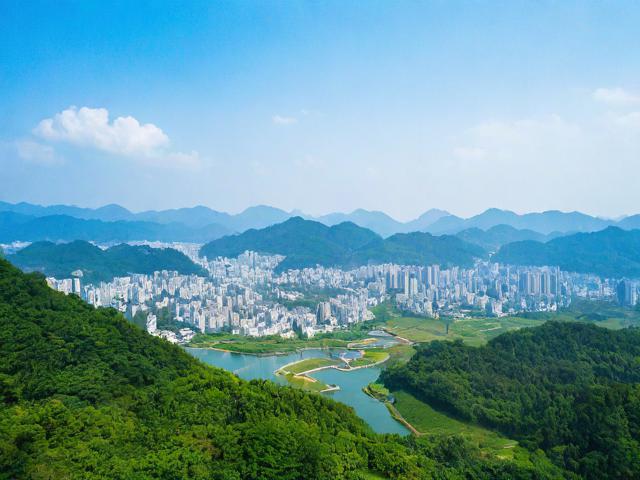 二天梅州自驾游攻略,有哪些不容错过的景点和美食?