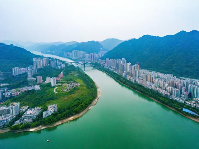 六盘水旅游攻略,有哪些必去景点和美食推荐?