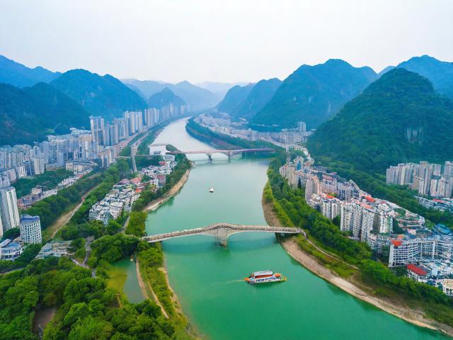 六盘水旅游攻略,有哪些必去景点和美食推荐?