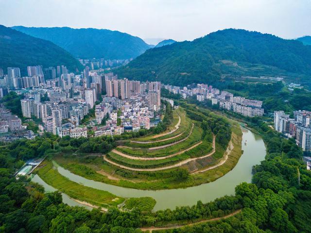长沙开车到花垣需要多长时间?