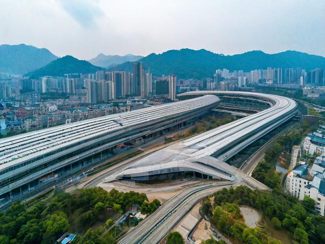 成都东站到邛崃需要多久?交通方式及时间解析