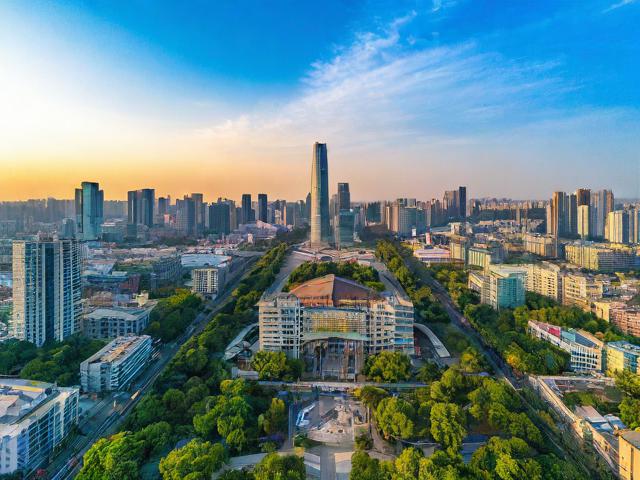 南昌到成都需要多久时间？