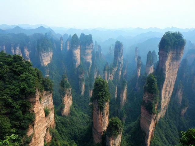 自驾张家界有哪些必去景点和最佳路线推荐?