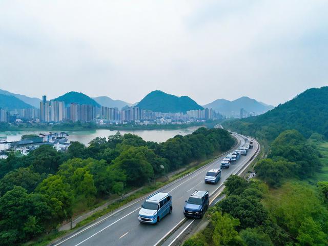 诸暨到吴江乘汽车需要多久?