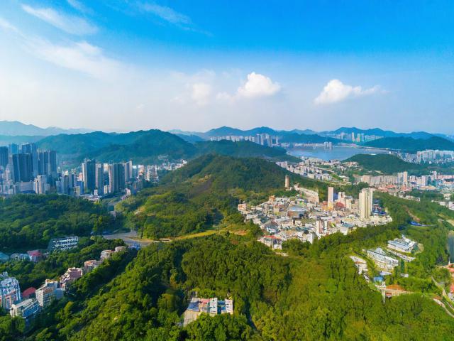 赣州旅游攻略,有哪些必游景点和美食推荐?