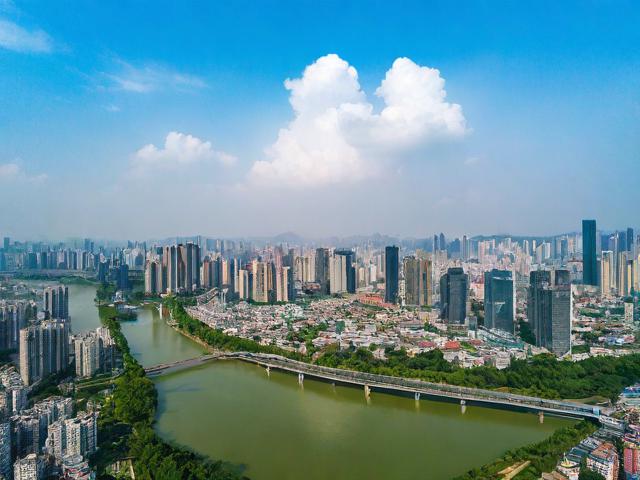 贵阳旅游攻略,有哪些不可错过的景点和美食?