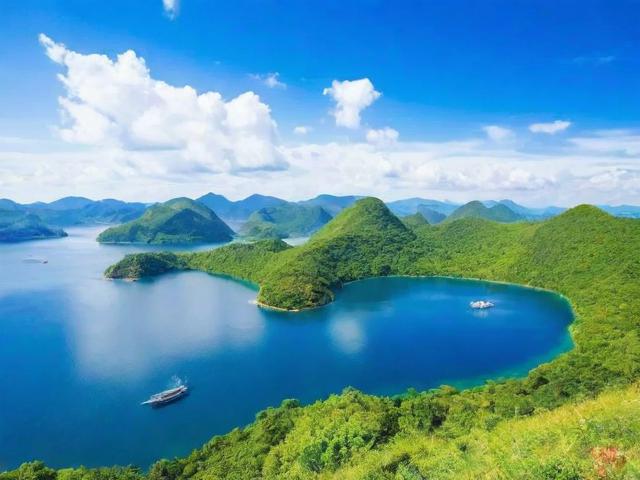 国内旅游胜地推荐（国内旅游胜地推荐 国内旅游景点推荐）