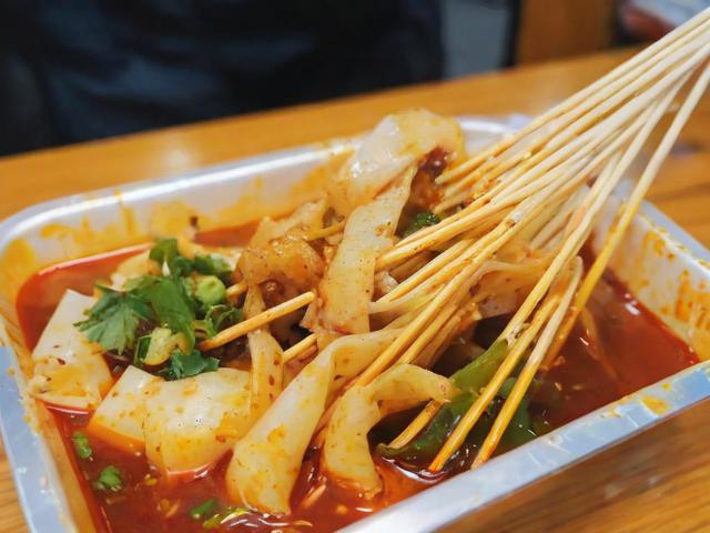 郑州夜宵美食攻略,哪些地道小吃不容错过?