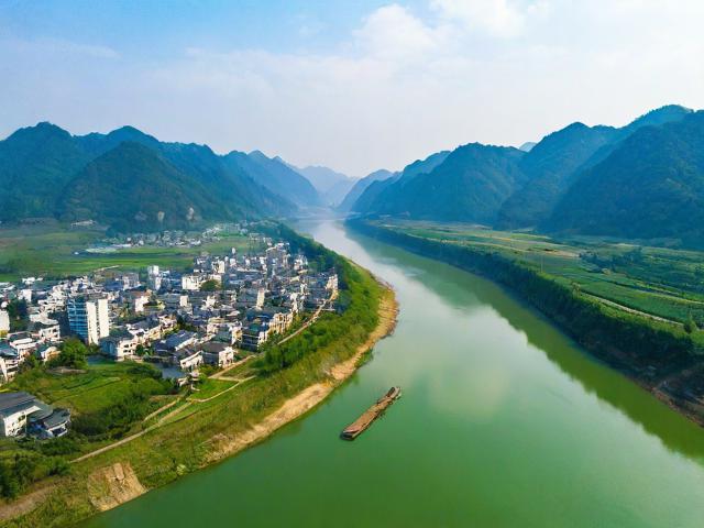 宽甸绿江村旅游有哪些必去景点和美食?