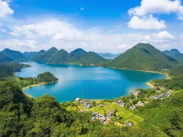 国内11月旅游最佳去处，11月国内游，寻觅秋色与温暖的完美之旅