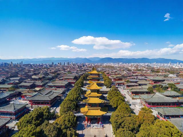 春节昆明旅游攻略,有哪些必去景点和特色美食?