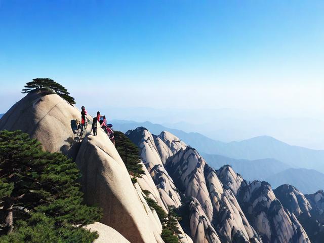 上华山需要多长时间（徒步/索道，不同路线）？