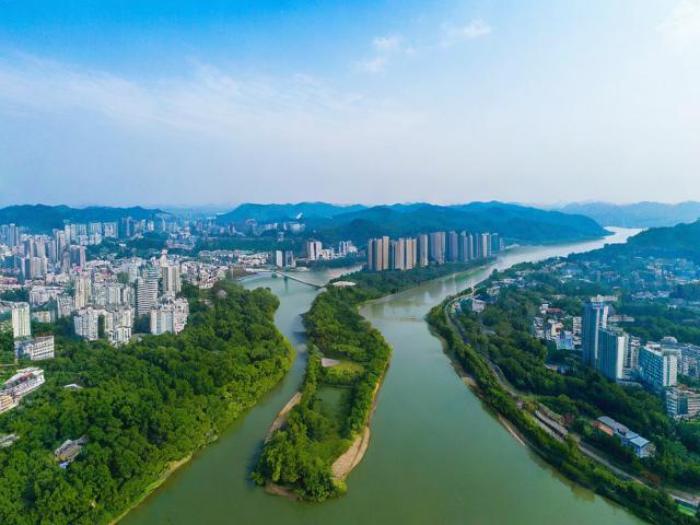 江西赣州旅游攻略,有哪些必去景点和特色美食?