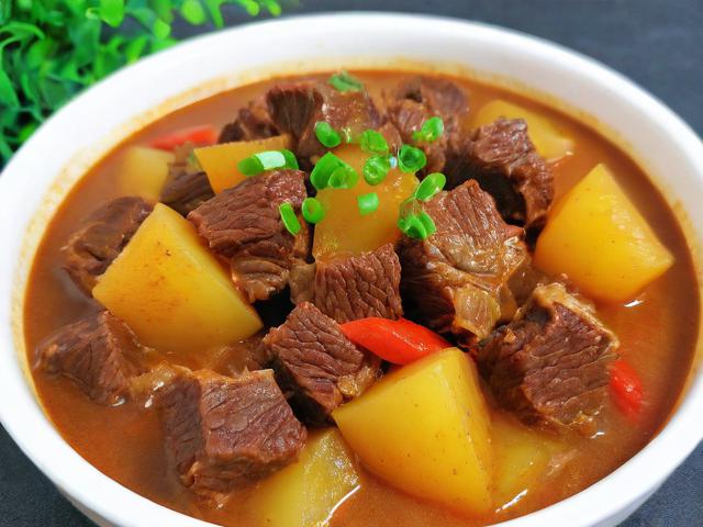 牛肉炖土豆要炖多久？（普通锅/高压锅）