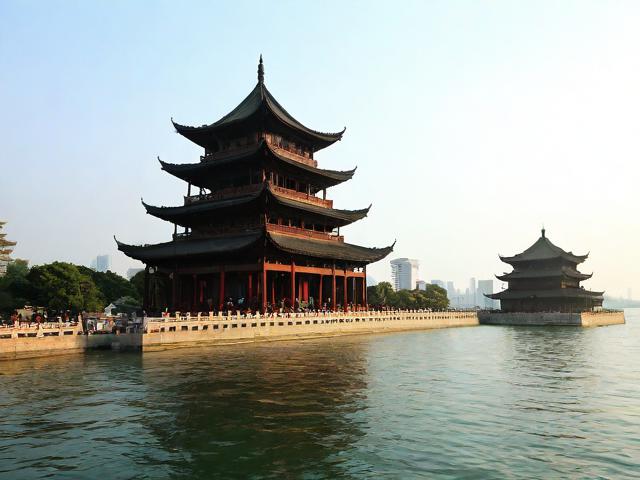 赤壁旅游攻略,有哪些必去景点和美食推荐?
