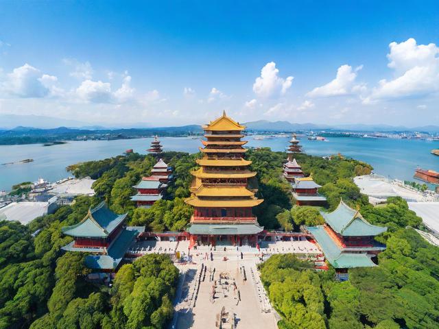 东方旅游有哪些不可错过的景点和美食?