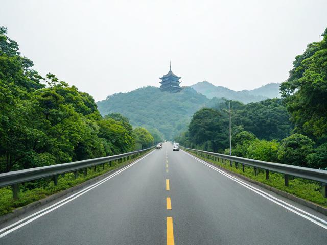 杭州自驾游有哪些必去景点和路线推荐?