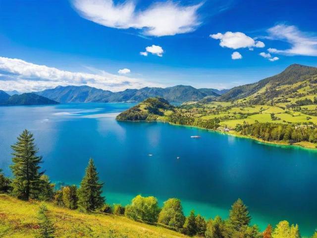 旅游攻略表中有哪些必去景点和隐藏的旅行小贴士?