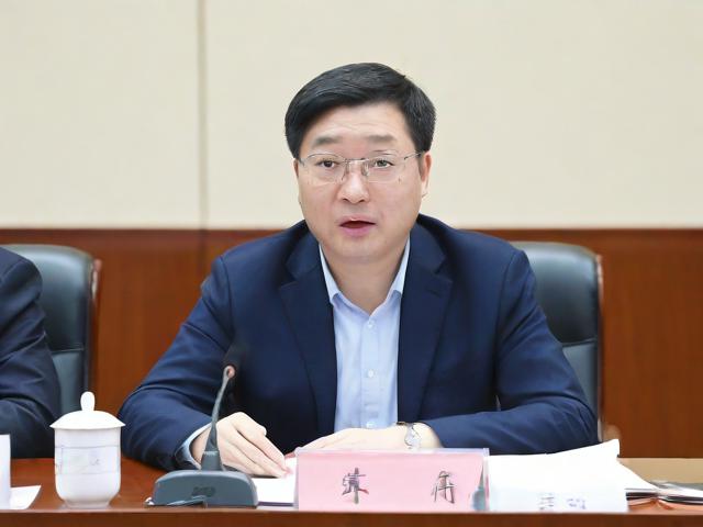 揭秘胖东来招聘系统压力背后的三万求职者争夺战现象分析
