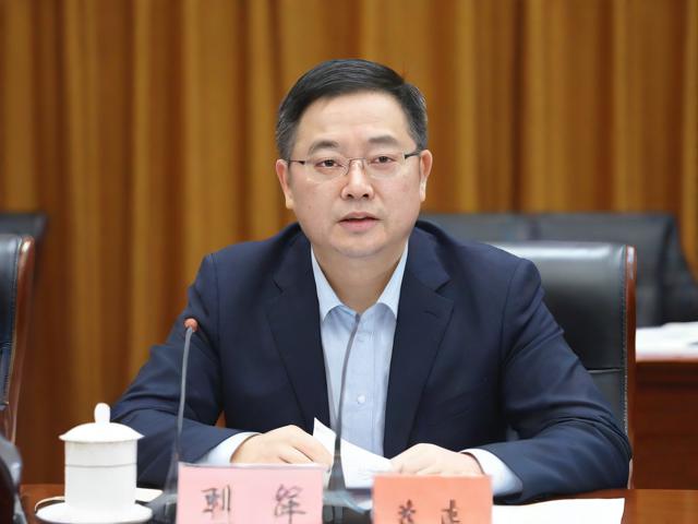 揭秘胖东来招聘系统压力背后的三万求职者争夺战现象分析