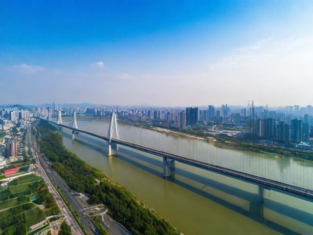 中国如何铸就世界之巅,揭秘第一高桥的建造之路?