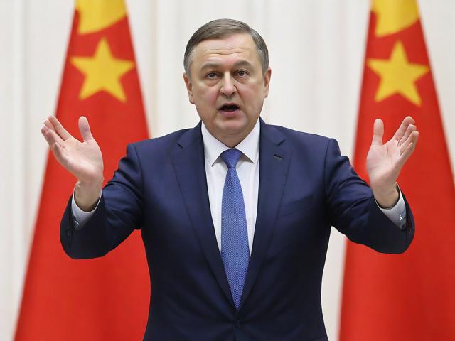 武契奇访华喜悦背后的原因揭秘，为何激动得差点跳起来？