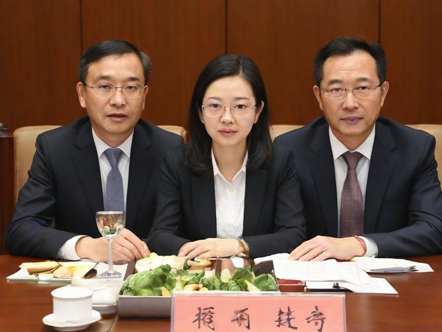 两女三男未付餐费离去引发监控争议,霸王餐事件引热议!