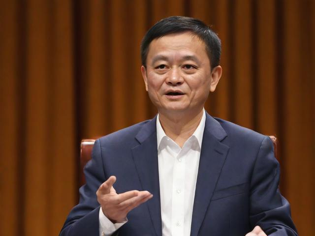 刘强东时隔二十年重启用户见面会背后的原因与动机解析