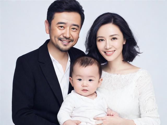乔杉全家福曝光，妻子怀上三胎，家庭喜悦与挑战并存？