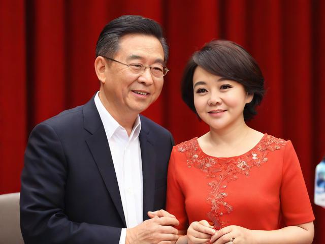 闫妮与朱龙广的特殊情缘,悼念逝去的父女情,揭示两人特殊情缘背后的故事。