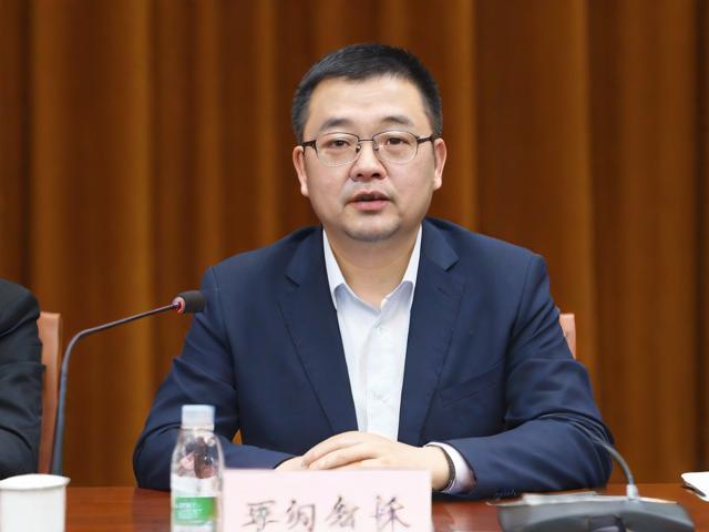 西贝贾国龙与罗永浩的交锋，为何直言难敌老罗？